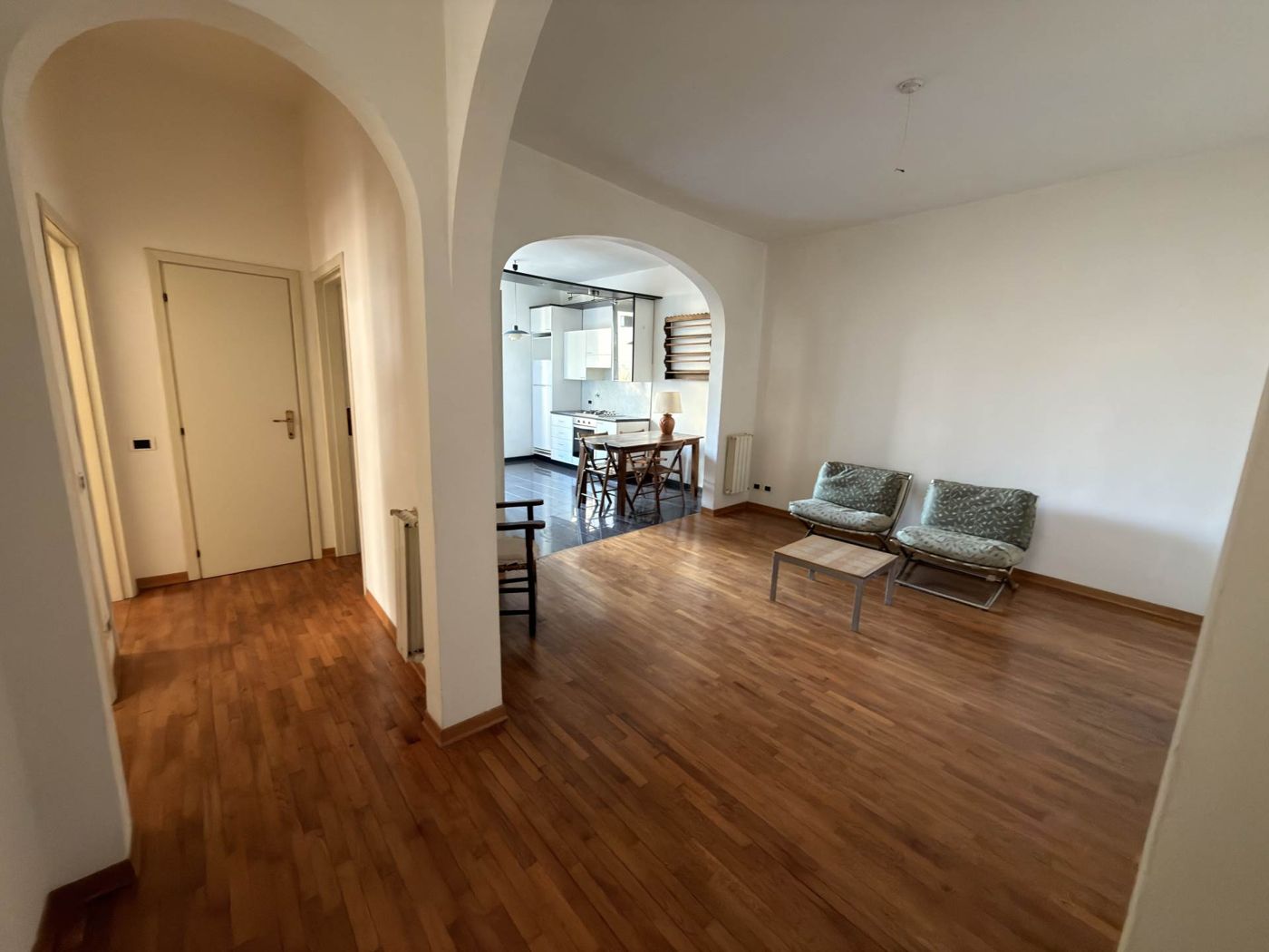 Appartamento di 4 vani con balcone e posto auto