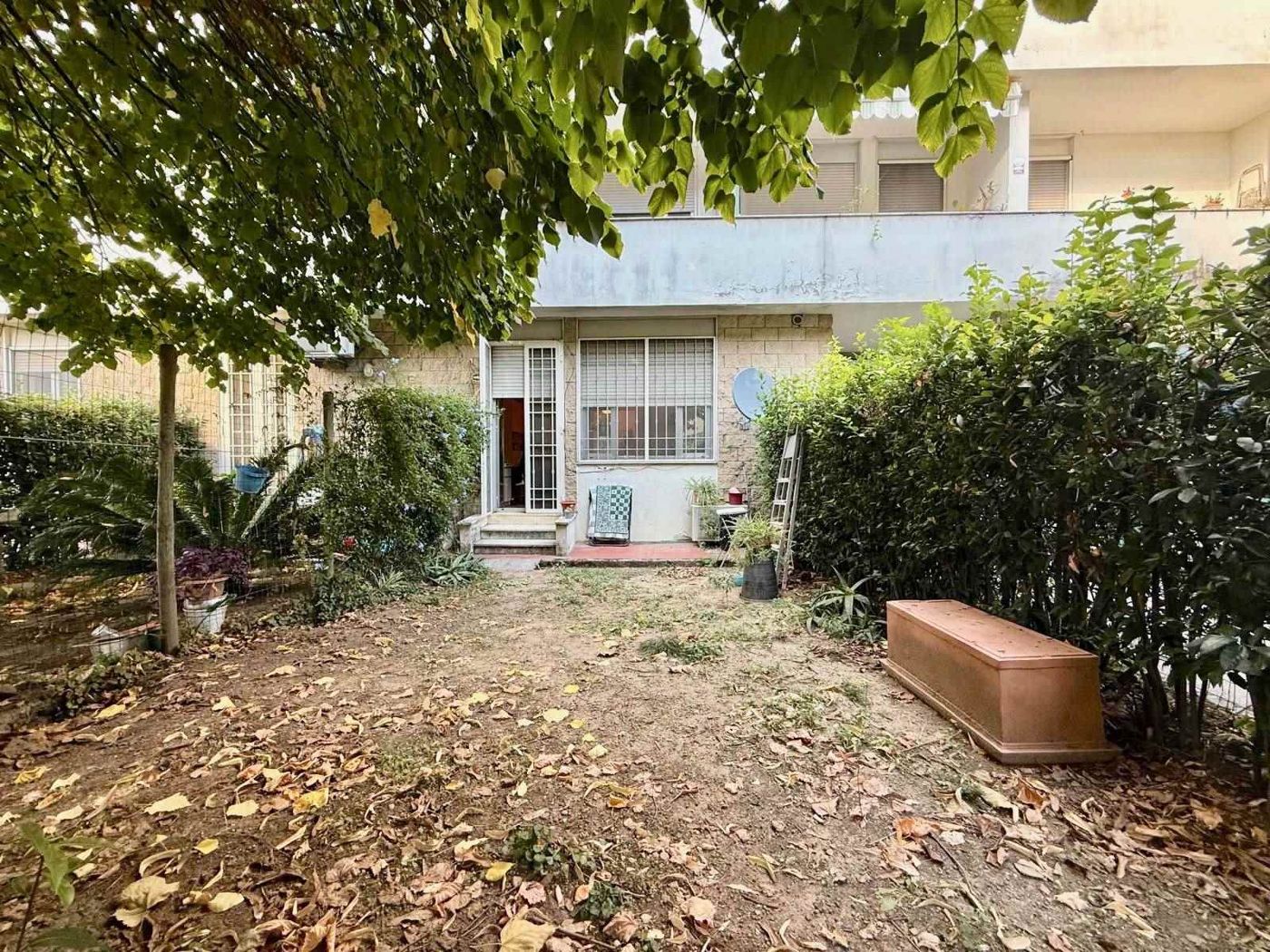 FIRENZE, ISOLOTTO - NUDA PROPRIETA’, BILOCALE CON GIARDINO, CANTINA E POSTO AUTO COPERTO