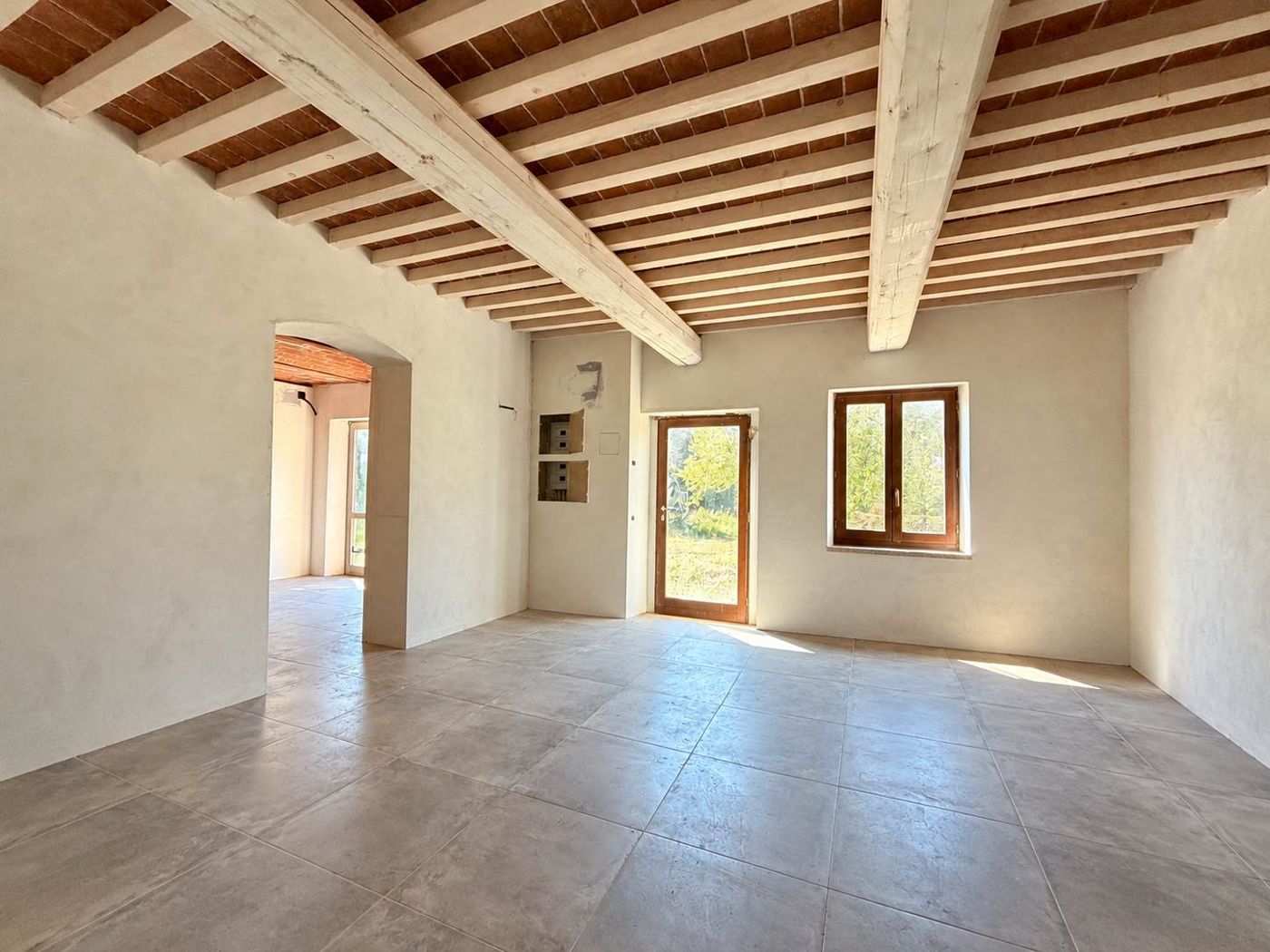 PRATO - ZONA GALCIANA/SANT'IPPOLITO - TERRATETTO DI 210MQ CON GIARDINO DI 2000MQ